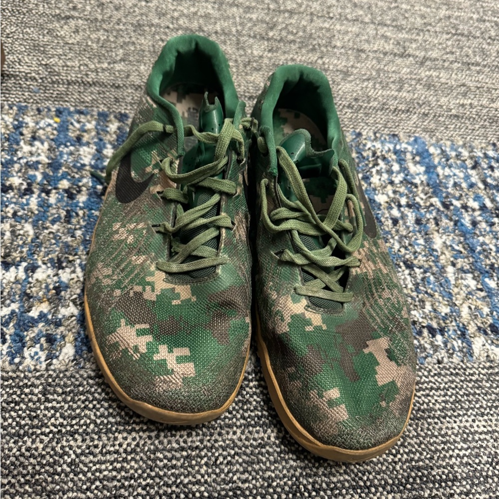 Men’s camo NIKE metcon 3